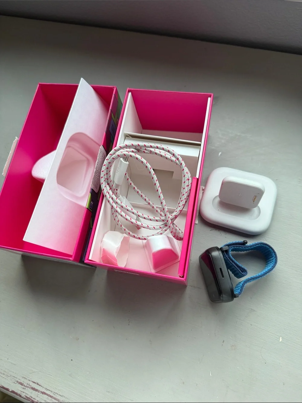 Black Smartwatch - Pink Box